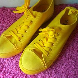 "Look like" converse